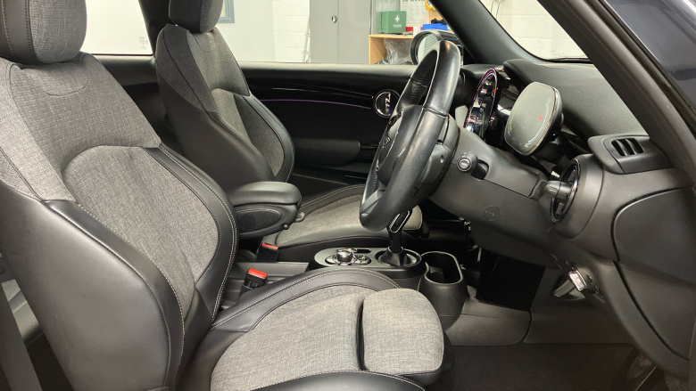 MINI Hatchback 135kW Cooper S Level 2 33kWh 3dr Auto Electric Hatchback